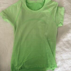 Swiftly Tech Short-Sleeve Shirt 2.0 Race Length *Plant-Based Nylon
